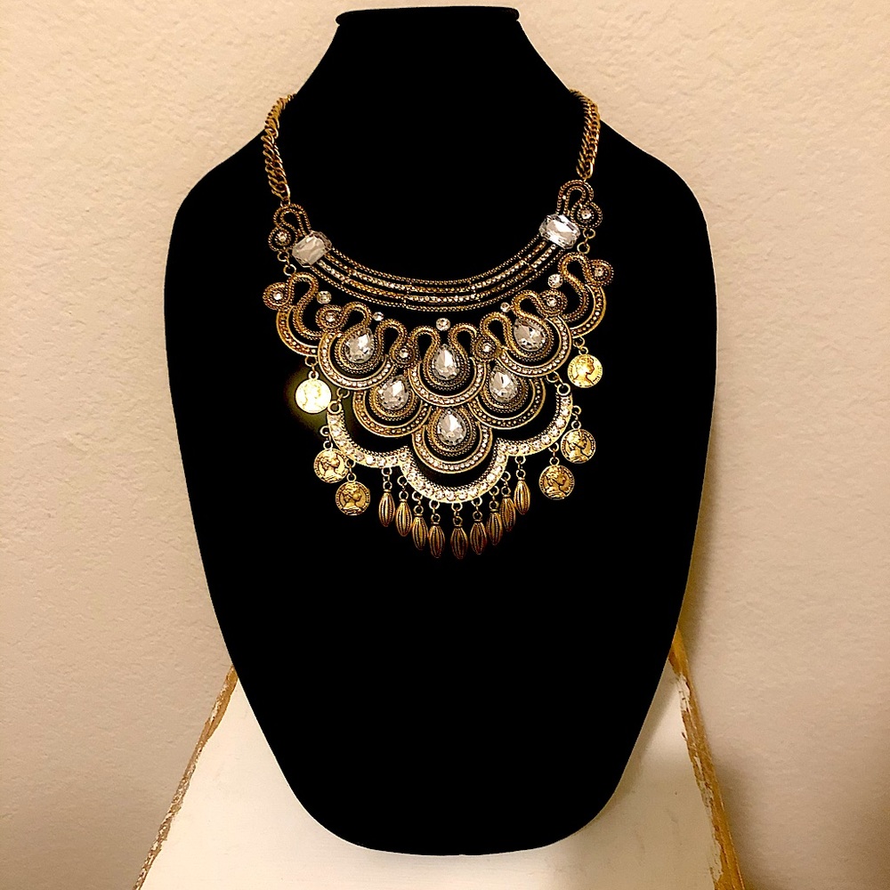 Beautiful necklace!